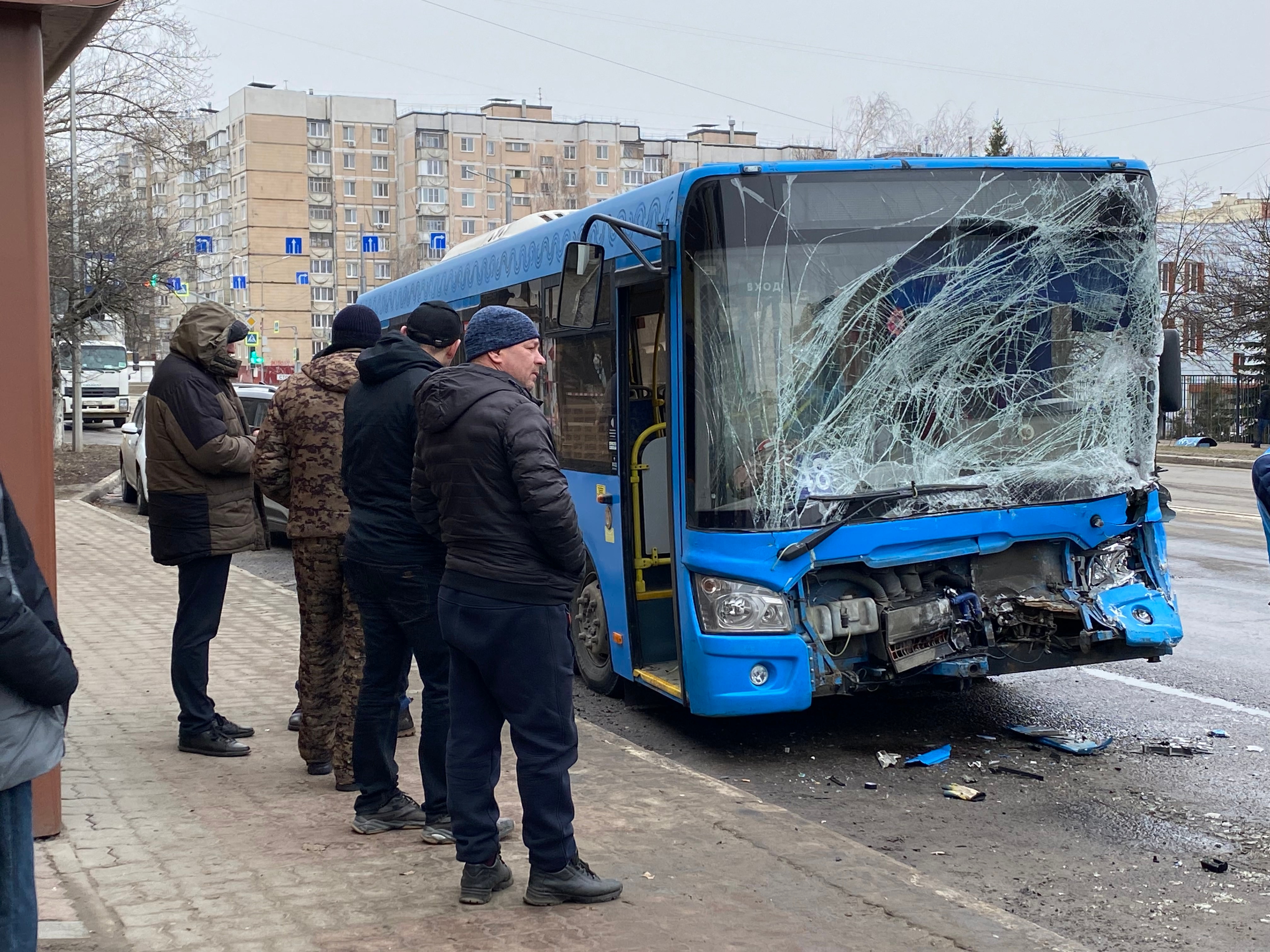 Повреждённый маршрутный автобус